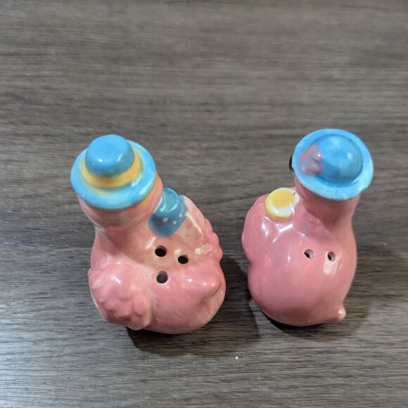 Pink Flamingo Salt & Pepper Shaker Set  Hats Cute Décor Ceramic 3" Tall beach ne - Picture 5 of 6